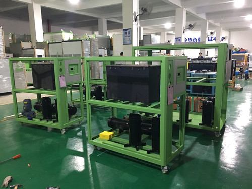 機(jī)械行業(yè)用水冷式冷水機(jī)